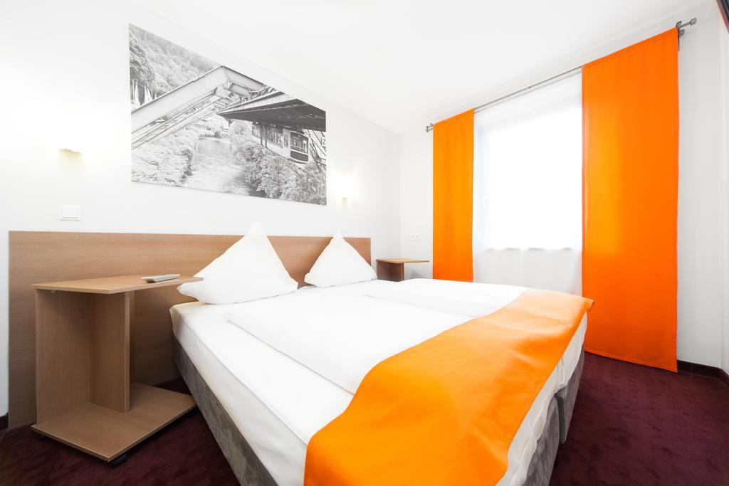 Mcdreams Hotel Wuppertal City Экстерьер фото