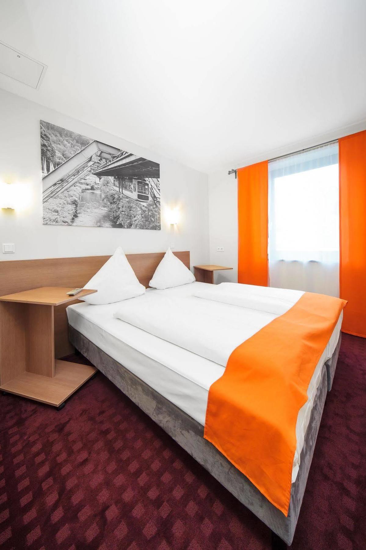 Mcdreams Hotel Wuppertal City Экстерьер фото