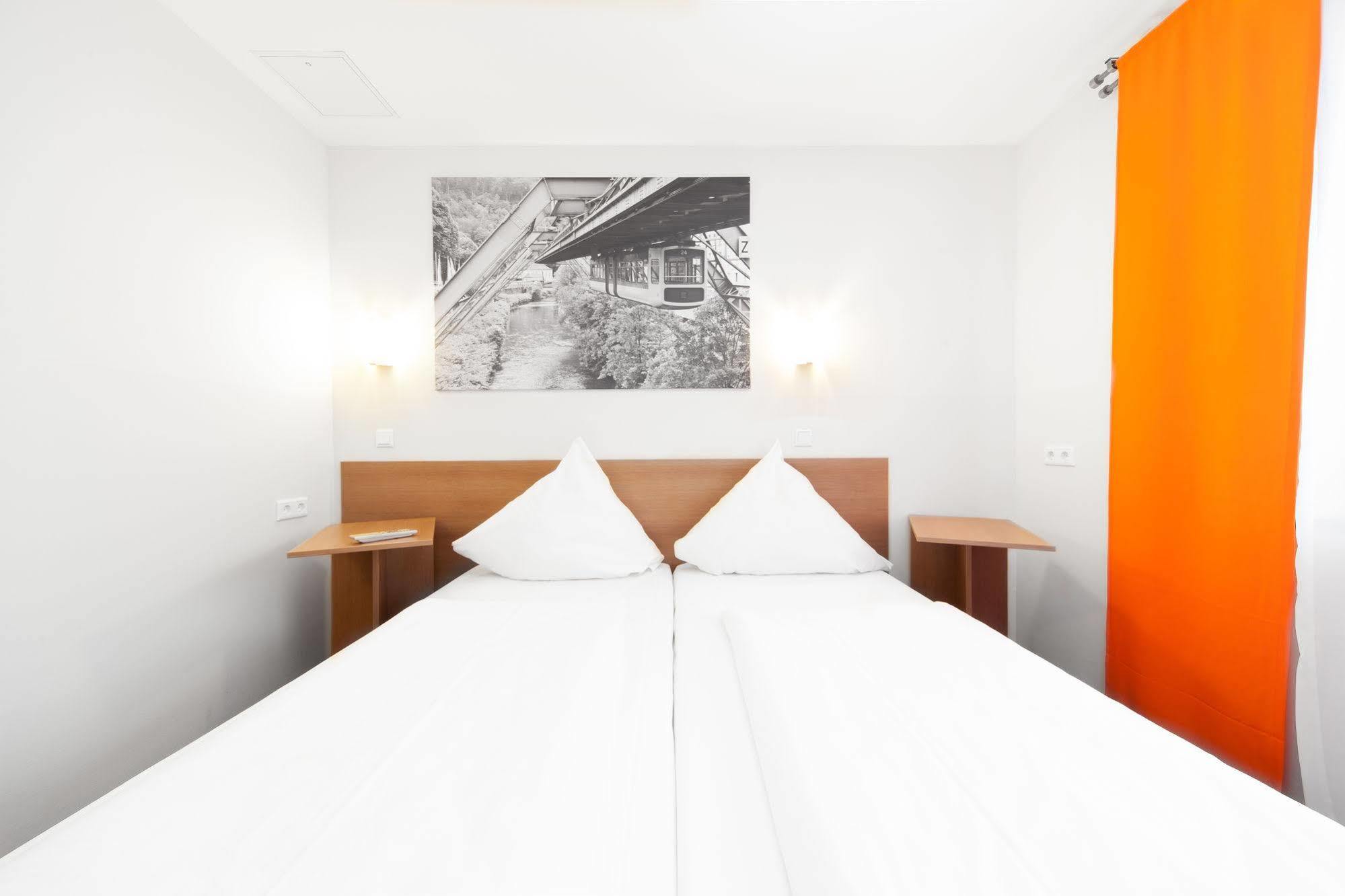 Mcdreams Hotel Wuppertal City Экстерьер фото